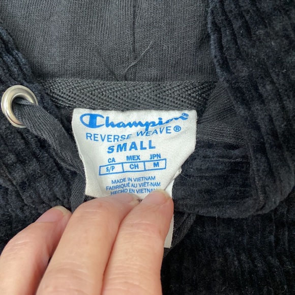 Champion Reverse Weave Crop Corduroy Hoodie. Black. Size Small - Picture 6 of 9